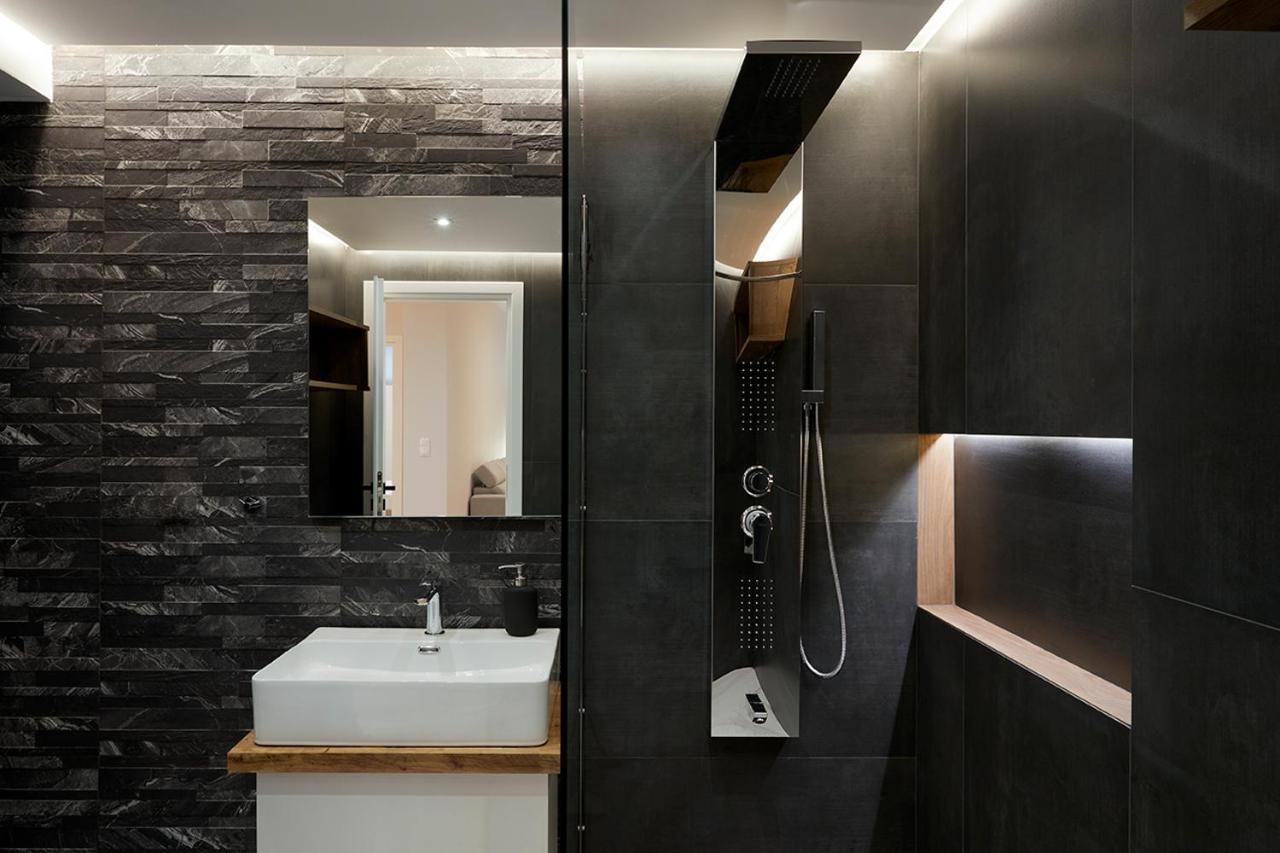 Central & Comfy Apartment 2Mins Walking From Metro Афины Экстерьер фото